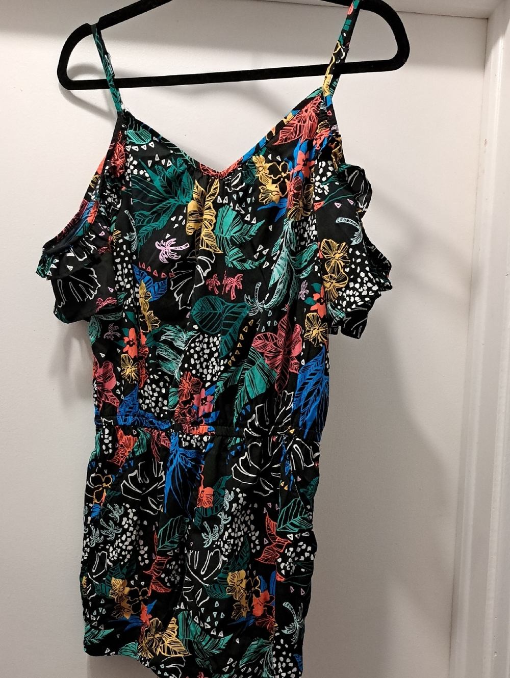 Arizona Jean Company Black Romper with Multicolor Tropical Print Size M